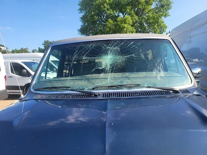 Damaged windshield assessment